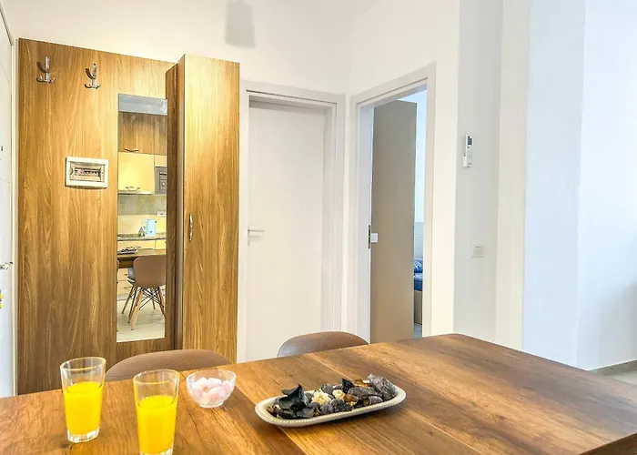 Appartement Crystal Shore D18 *