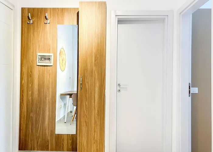 Appartement Crystal Shore D18 *