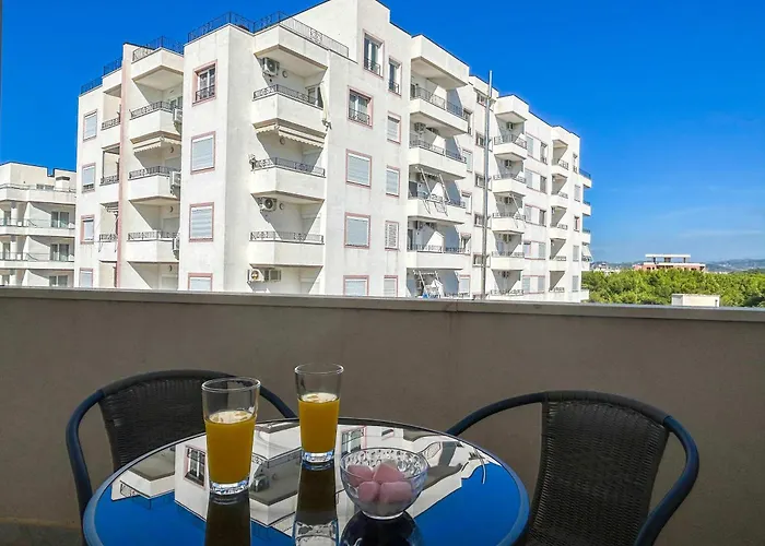 Crystal Shore D18 * Golem (Tirana)