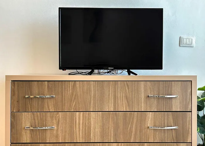 Crystal Shore D18 * Golem (Tirana)