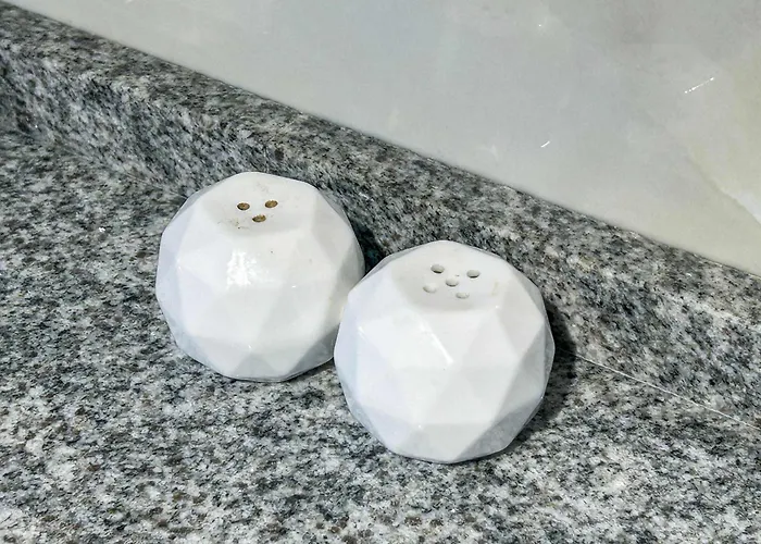 Crystal Shore D18 Golem (Tirana)